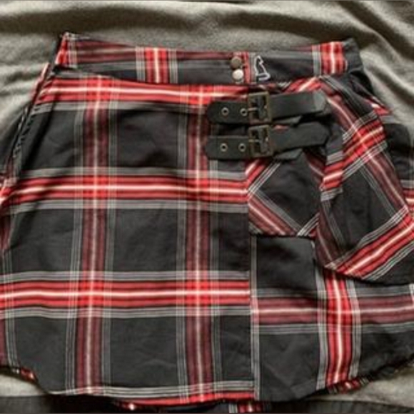 Hot Topic Chilling Adventures Of Sabrina Retro Plaid Buckle Skirt - Picture 1 of 12